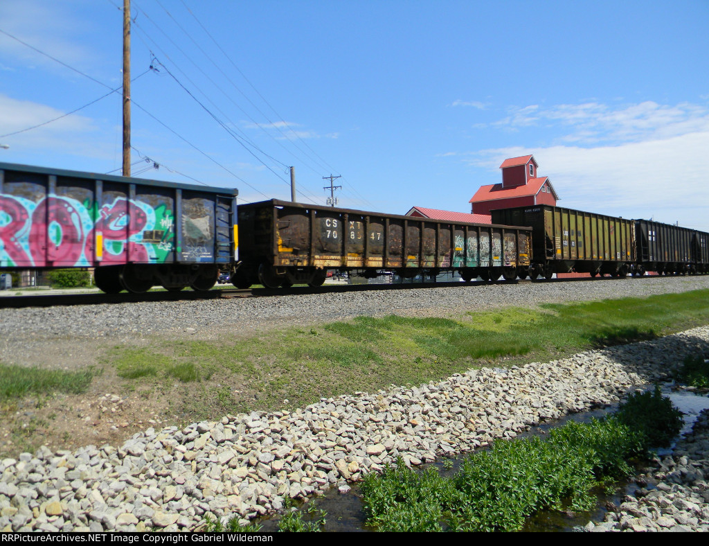 CSXT 708547 & HLMX 43512